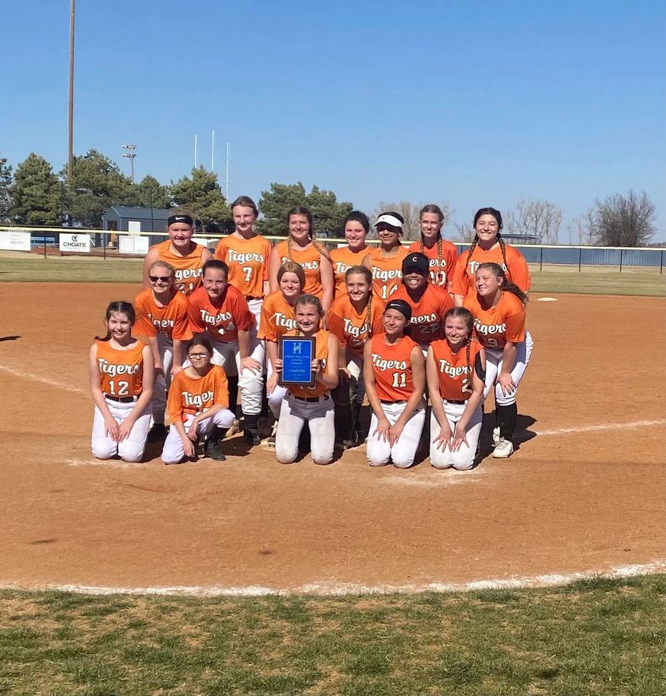 MS Slow Pitch Softball Wins Hennessey Tournament